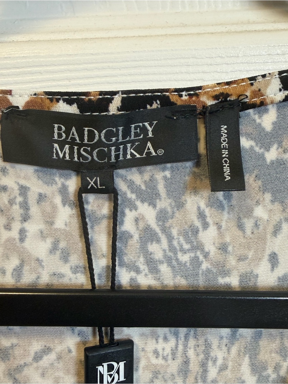 NWT Badgley Mischka XL Leopard Print Sleeveless Draped V-Neck Blouse Top - Picture 5 of 9
